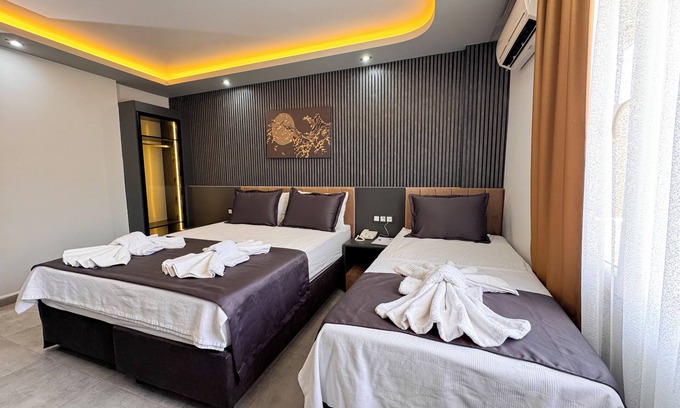 Artikli Hotel | Fermir Grand Otel