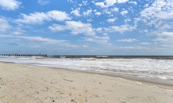 Fernandina Beach Apartment | Fernandina Beach Paradise: Steps to Shore!