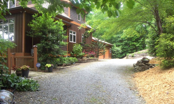 Chatsworth House | Fernwood's Rustic Elegance-Now booking long term vacation stays-90 day minimum