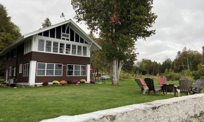 Egg Harbor Cottage | Festivals! Secluded true waterfront w/acreage, Sleeps 12, dogs, great rates