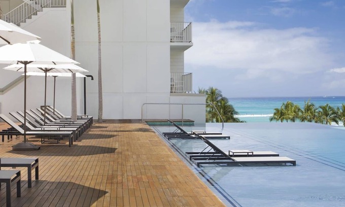 Waikiki Resort | Few Blocks From The Waikiki Beach! 3 Ocean Views, Pets Allowed, 2 Restaurants