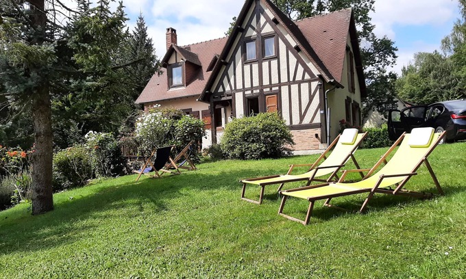 Nassandres sur Risle Villa | Fibered and turnkey family country house on the edge of the woods