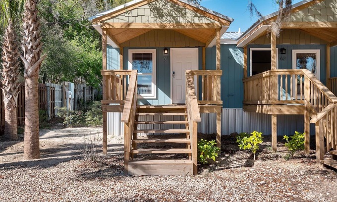 Steinhatchee Hotel | Fiddler's Restaurant and Resort