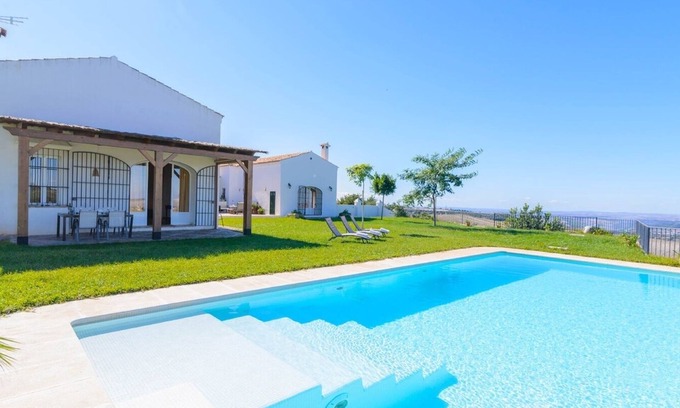 Arcos de la Frontera Villa | Finca Las Encinillas Arcos de la Frontera by Ruralidays