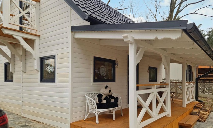 Woszakowice House | Find peace and relaxation at the Jezioro Dominickie Lake!