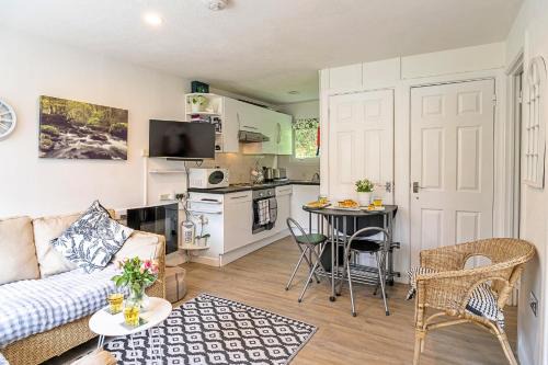 St Teath Ski Chalet | Finest Retreats - Lanteglos Villa