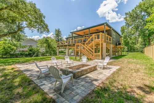 Middleburg House | Fireside at the Creek