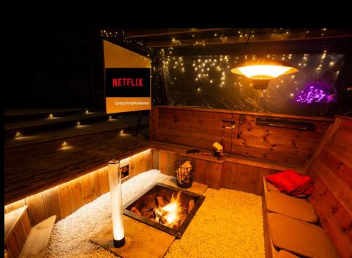 Farsta House | Fireside Lodge near Golf, Ski & Lake