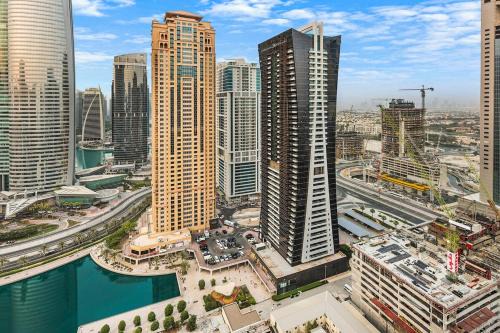 Jumeirah Lake Towers Apartment | FIRST CLASS 3BR Elegant Comfort , Lake Views