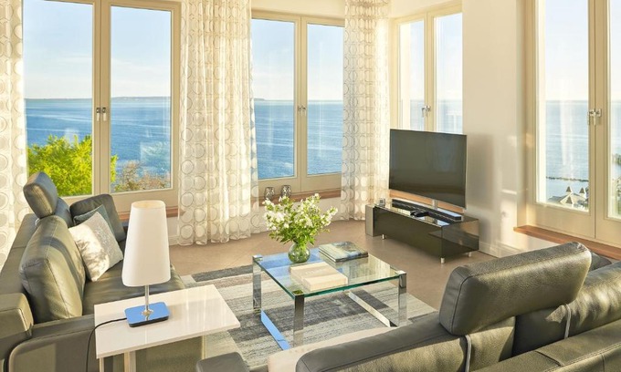 Sellin Apartment | "FIRST" Sellin Penthouse "Meerblick & SPA"