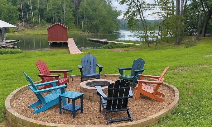 Groveoak House | Fish and Frolic Holiday – Lakefront Home with Boathouse, Porches & Fire Pit