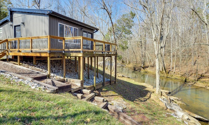 Baxter Apartment | Fish & Hike: Studio on Cane Creek