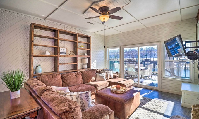 Cotter House | 'Fish House' w/Deck, Fire Pit & River Views