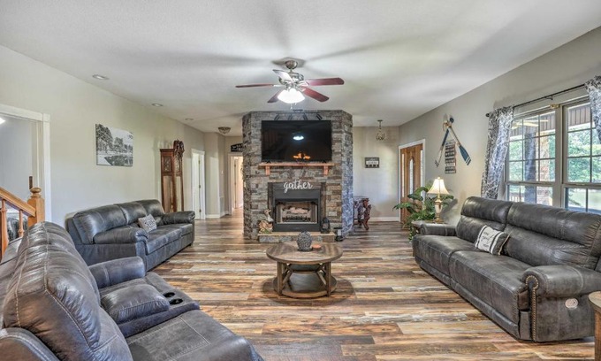 Trenton House | Fish, Kayak and More Lakefront Georgia Home