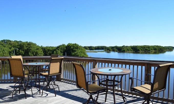 Cedar Key Resort | Fisherman Paradise, Boater & Kayakers Dream, waterway to gulf base rate 4 guest
