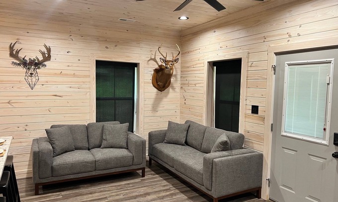 Grant Cabin | FISHERMAN'S PARADISE located in Scottsboro, AL .