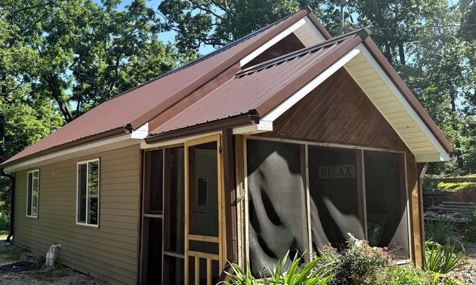 Warsaw House | Fisherman’s Paradise at The Lake. Charming 2 bedroom house by the lake in Warsaw