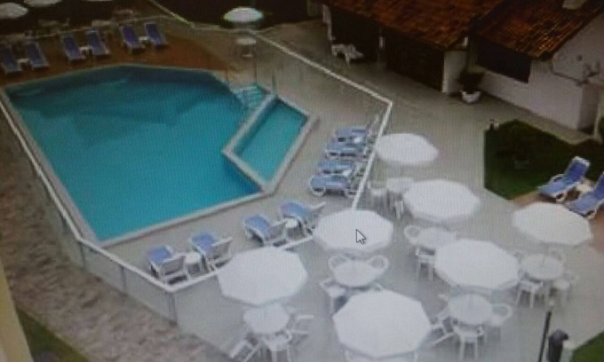 Ingleses Norte Apartment | Fit BEACH- condominium in FRONT OF THE SEA. wifi, beach chairs, air, umbrella