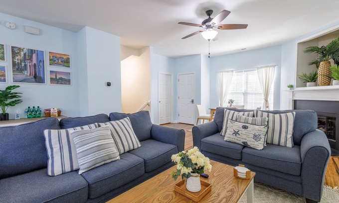 West Ashley House | Fit & Coasty - 2bd w/Firepit, Workspace & Indoor Gym. 15 mins to Downtown!