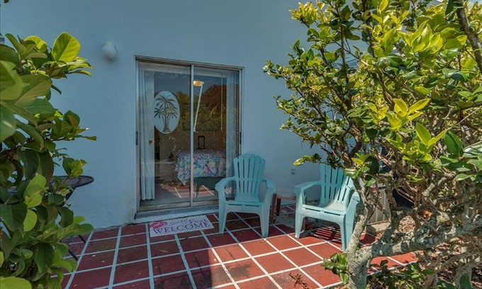 Bay Esplanade House | Five Palms Suite 103 - Daily - Weekly - Monthly