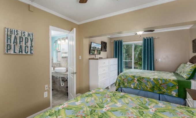 Bay Esplanade House | Five Palms Suite 106 - Daily - Weekly - Monthly