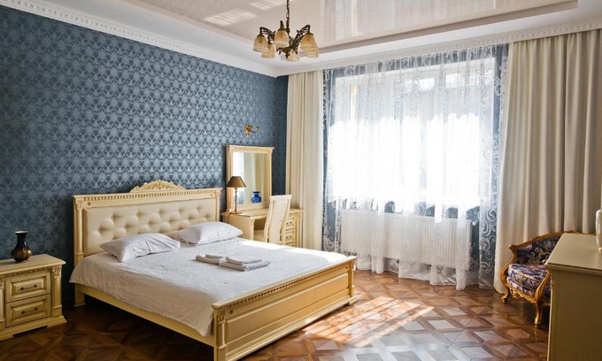 Yavory Apartment | Five Room Central Gorgeous Apartment with Garden