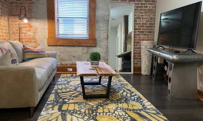 Western Branch North Condo | Five Star Stay - Downtown 1BR/1BA