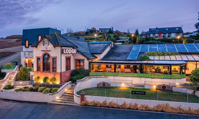 Newry House | Flagstaff Lodge