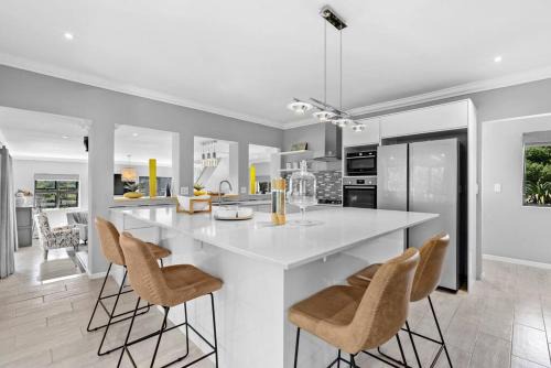 Fisherhaven Villa | Flamingo Bay Manor