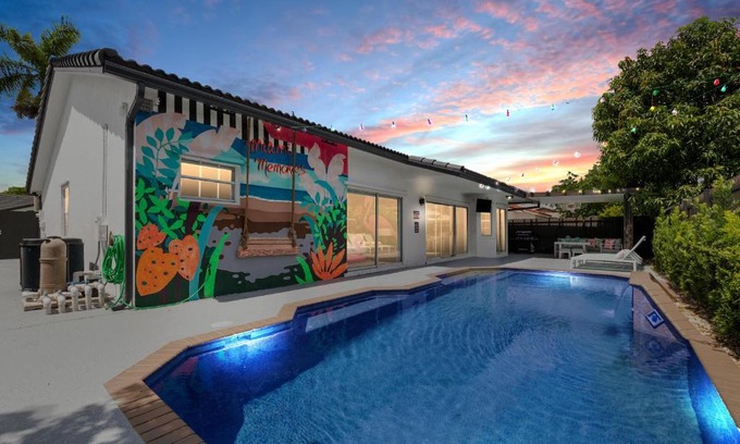 Richmond West House | Flamingo's Resort - Work Area, BBQ, 5 Bedrooms & Game Room