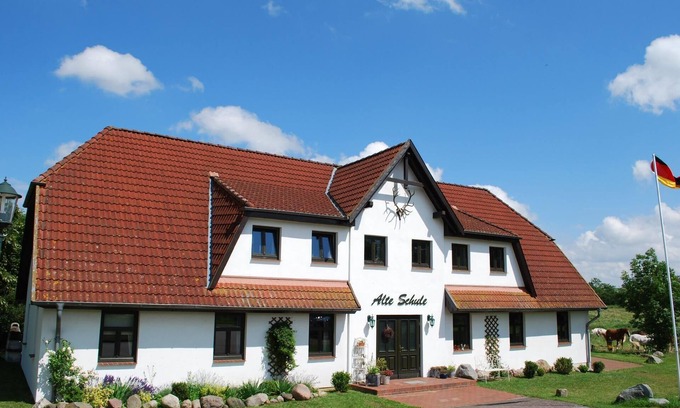 Dargun Apartment | Flat "Hiddensee" with pool