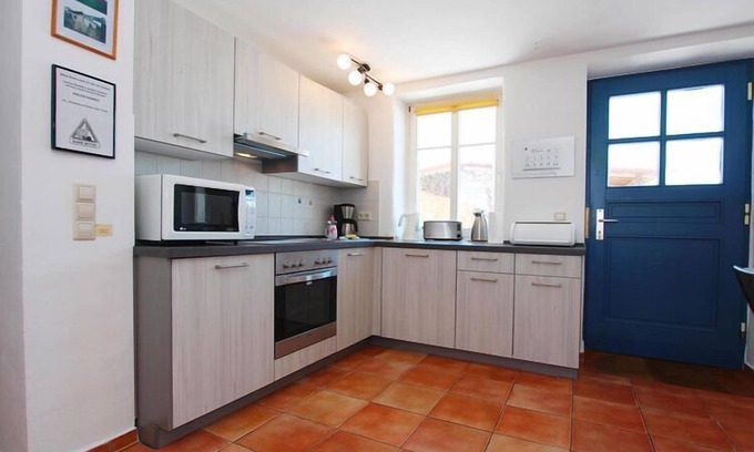 Muritz Apartment | Flat in Klocksin with a garden