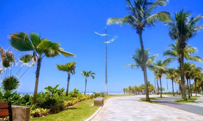 Praia Grande Condo | Flat on the sand