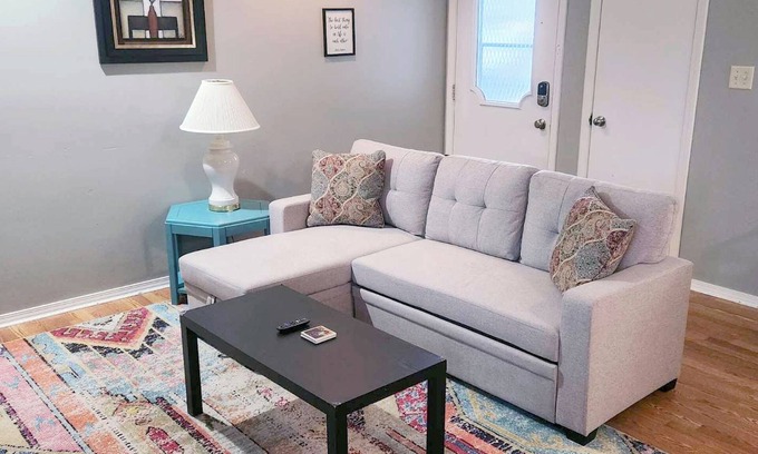 Bloomington House | Flat on Westwood