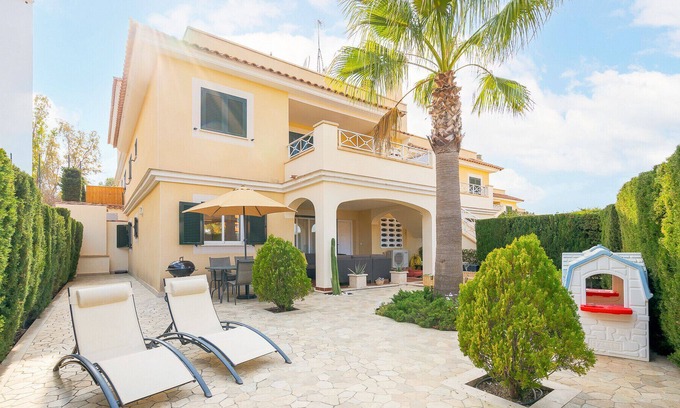 Calas de Mallorca Villa | Flat with terrace, direct access to swimming pool and BBQ in Calas de Mallorca - HomeForGuest