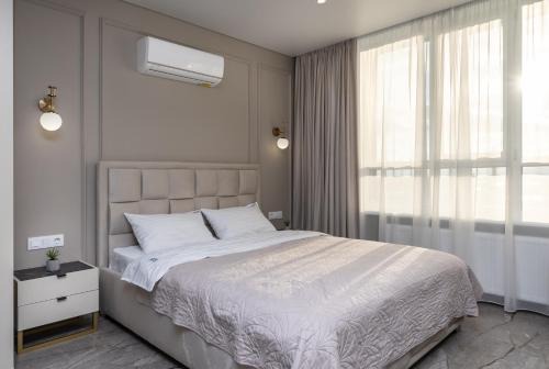 Darnyckyj Apartment | FlatRent Olympic Park, метро Бориспільська поруч!