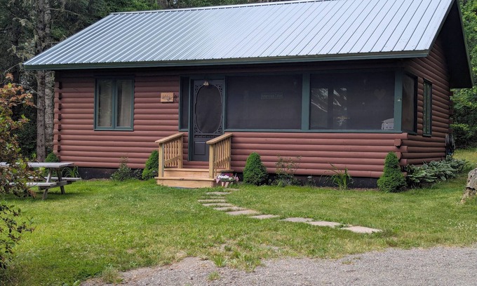 Lubec Cabin | Flexible cancellation/Weekly discount/kayaks/fire pit/beach/Pets welcome