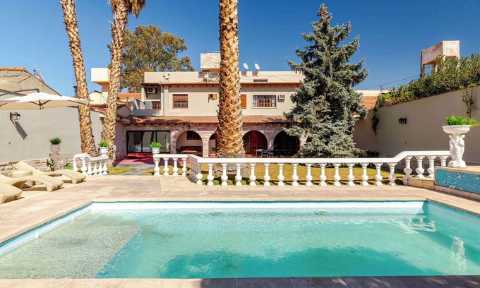 Godoy Cruz House | Fliphaus + Wine Country - 9 Bd 22 pax Pool Jacuzzi