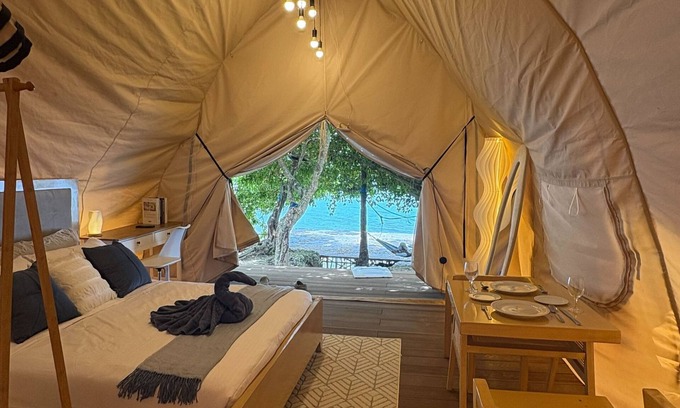 Kaputian Boat Rental | Floating Home in Reef Resort Unit 13