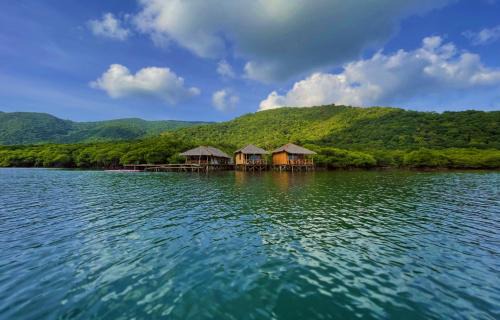 Karimun Jawa House | Floating Paradise