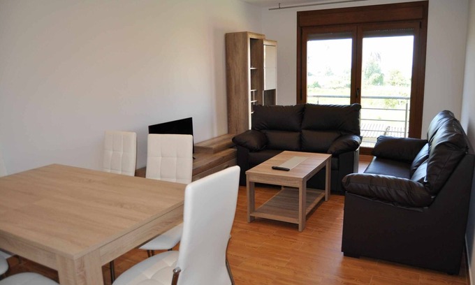 O Grove Apartment | FLOOR TWO LIGHTHOUSES