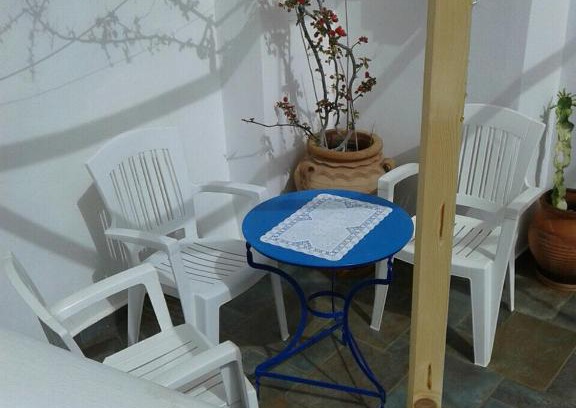 Anafi Apartment | Floras Rooms and Studios