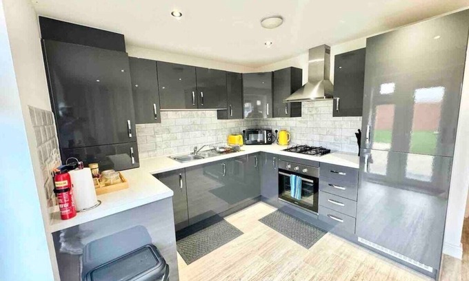 Folkestone House | Folkestone lovely home just off M20