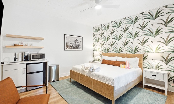 Folly Beach Hotel | Folliday Inn - The Cobra - Room 32