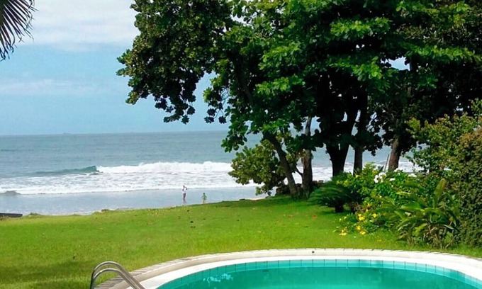 Barequecaba House | FOOT ON THE BEACH in Guaecá - 4 suites gated community - 24 h security - wi fi on the beach