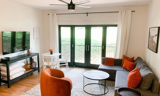 Clemson Apartment | Football! Walk to Death Valley/campus/downtown! Free Parking Spot! Next to ESSO!