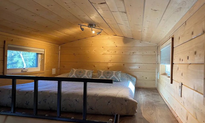 Cedar Ridge Apartment | Forest Tiny House - High-End Glampingnn