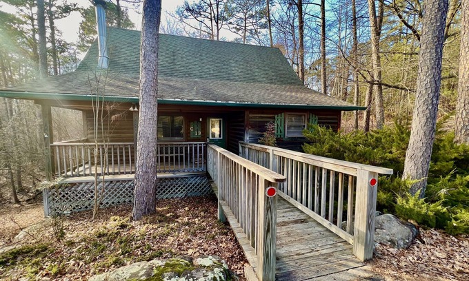 Mount Ida Cottage | Forest View two bedroom, two bath Harbor North luxury loft cottage with private hot tub o Lake on Ouachita. by RedAwning