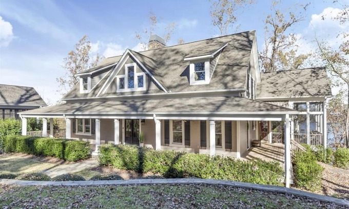 West Union House | Foreststone Fabulous Lake Keowee Waterfront Home