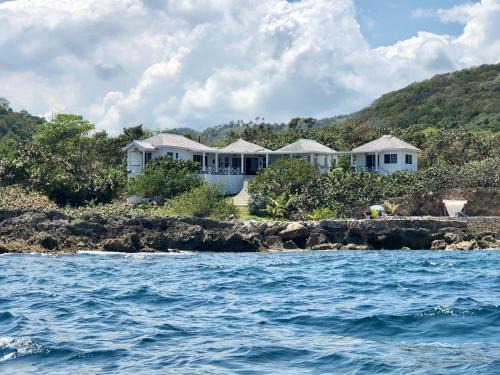 Robins Bay Hotel | Forever Cottage